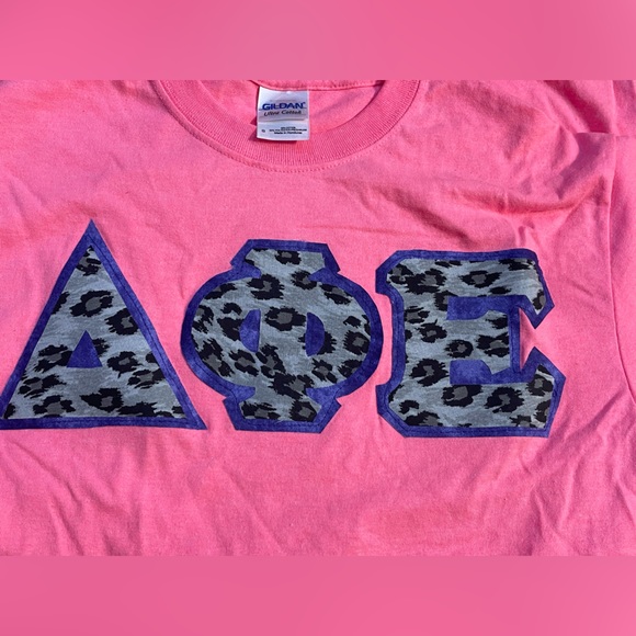 Delta Phi Epsilon T-Shirt Letters, size Small - Picture 2 of 3